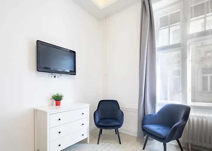 Apartament Explore From *